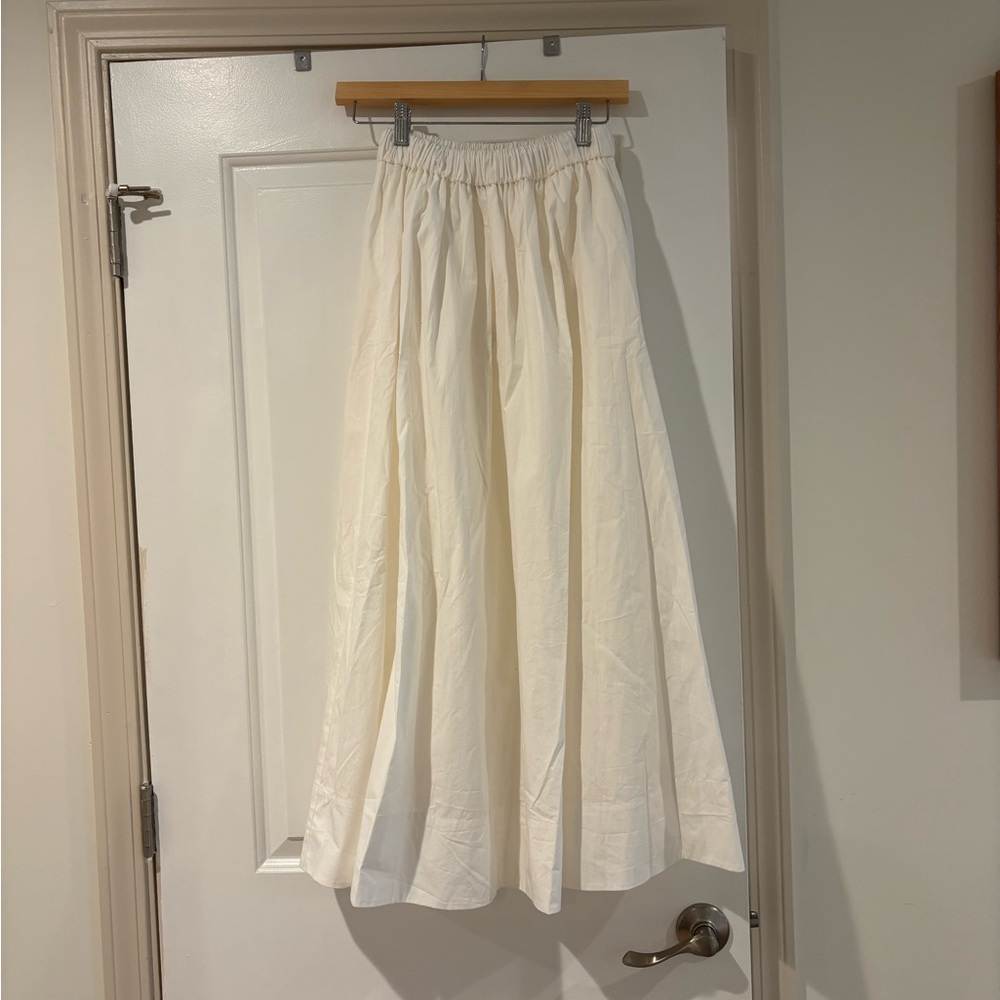 Something to Hold Garden Skirt